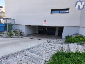 Pronájem garážového stání, Plzeň, Železná, 10 m2