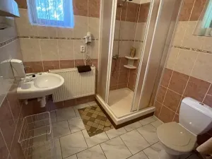 Pronájem kanceláře, Kynšperk nad Ohří, 600 m2