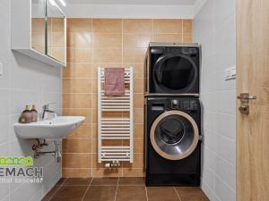 Pronájem bytu 2+kk, Náchod, Bartoňova, 61 m2