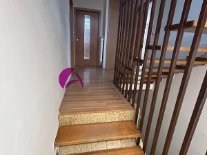 Pronájem rodinného domu, Charváty, 250 m2