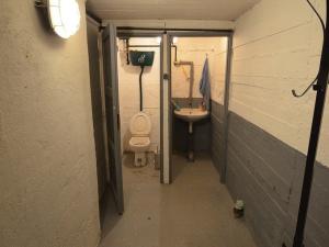 Pronájem skladu, Praha - Libeň, náměstí Dr. Václava Holého, 100 m2