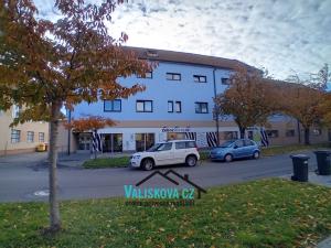 Pronájem obchodního prostoru, Kroměříž, Bílanská, 210 m2