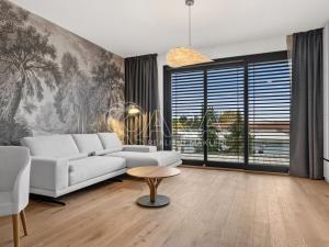 Pronájem bytu 2+kk, Praha - Troja, Pod Hrachovkou, 58 m2