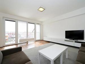 Pronájem bytu 3+kk, Praha - Kobylisy, Ke Stírce, 72 m2