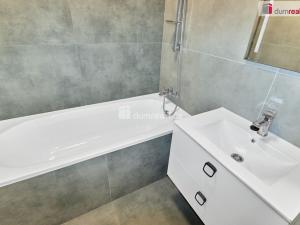 Prodej bytu 2+1, Ostrov, Mánesova, 69 m2