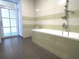 Pronájem bytu 3+kk, Planá, 82 m2