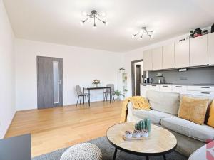 Prodej bytu 3+kk, Praha - Lhotka, Slepá I, 74 m2