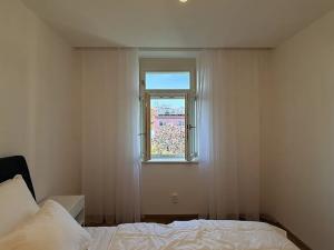 Pronájem bytu 2+kk, Praha - Vršovice, Tolstého, 48 m2