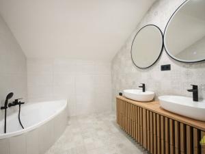 Prodej rodinného domu, Horní Poříčí, 284 m2