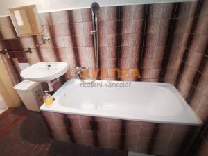 Pronájem bytu 2+1, Děčín, Čs. legií, 74 m2