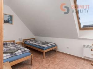 Prodej rodinného domu, Perná, 300 m2