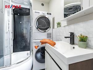 Prodej bytu 3+1, Jindřichův Hradec, sídliště U Nádraží, 77 m2