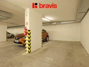 Pronájem garáže, Brno - Žebětín, Chvalovka, 14 m2