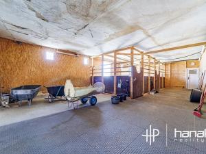 Prodej výrobních prostor, Dolany, 900 m2