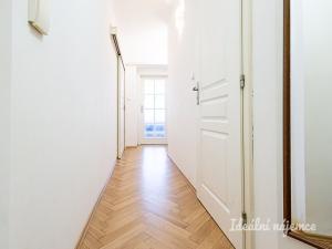 Pronájem bytu 1+kk, Praha - Žižkov, Rokycanova, 41 m2