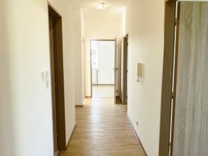 Prodej bytu 3+1, Měčín, Sadová, 84 m2