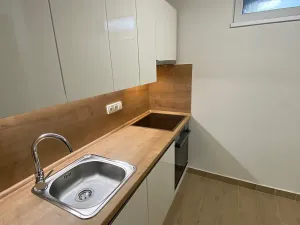 Pronájem bytu 1+kk, Zlín, Štefánikova, 30 m2
