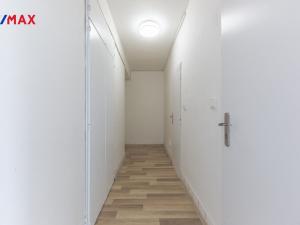 Pronájem bytu 1+1, Praha - Nusle, K podjezdu, 35 m2