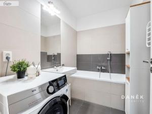 Prodej bytu 3+kk, Oslavany, náměstí 13. prosince, 76 m2