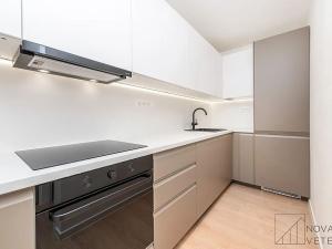 Prodej bytu 4+kk, Praha - Vokovice, Arabská, 80 m2