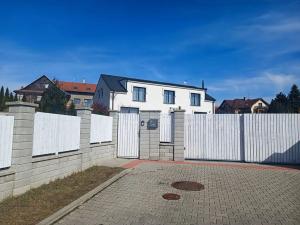 Prodej rodinného domu, Křížkový Újezdec, 228 m2