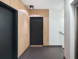 Pronájem bytu 2+kk, Praha - Vysočany, Bassova, 50 m2