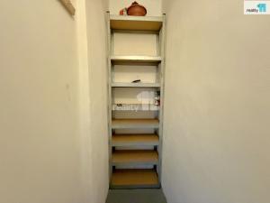 Pronájem bytu 3+1, Karlovy Vary - Rybáře, Majakovského, 79 m2