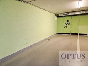 Pronájem garážového stání, Praha - Karlín, Šaldova, 17 m2