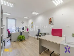 Prodej obchodního prostoru, Uherské Hradiště, Otakarova, 630 m2