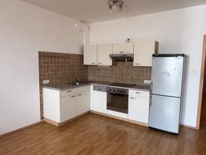 Prodej bytu 2+kk, Černošice, Slunečná, 54 m2