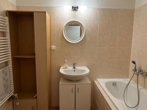 Prodej bytu 2+kk, Černošice, Slunečná, 54 m2