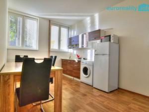 Pronájem bytu 1+1, Česká Lípa, Svojsíkova stezka, 49 m2