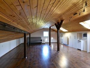 Pronájem komerční nemovitosti, Praha - Křeslice, Na rovině, 140 m2