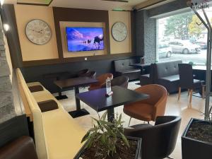 Pronájem restaurace, Teplice, Benešovo náměstí, 98 m2