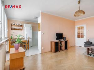 Prodej bytu 3+1, Praha - Horní Počernice, Komárovská, 67 m2