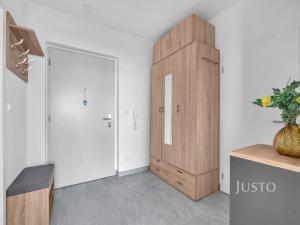 Prodej bytu 2+kk, Praha, U konečné, 61 m2