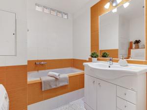 Prodej bytu 2+kk, Praha - Bohnice, Zelenohorská, 42 m2