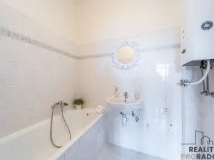 Prodej bytu 2+kk, Praha - Staré Město, Kozí, 45 m2