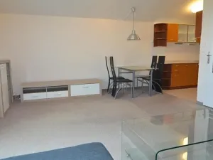 Pronájem bytu 2+kk, Vestec, U Strouhy, 57 m2