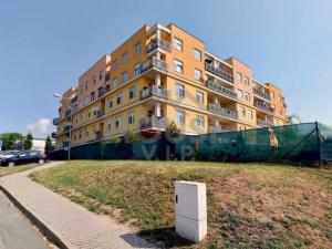 Prodej bytu 2+kk, Milovice, Lesní, 49 m2