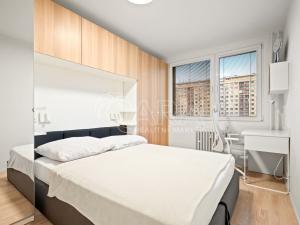 Pronájem bytu 3+1, Praha - Kobylisy, Střekovská, 64 m2