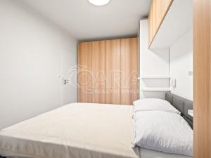 Pronájem bytu 3+1, Praha - Kobylisy, Střekovská, 64 m2