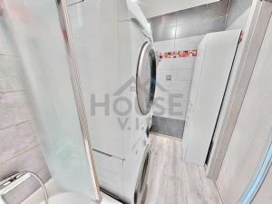 Pronájem bytu 2+kk, Praha - Kobylisy, Bojasova, 46 m2