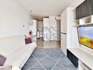 Pronájem bytu 2+kk, Praha - Kobylisy, Bojasova, 46 m2