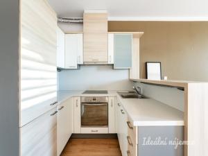 Pronájem bytu 1+kk, Praha - Prosek, Valečovská, 48 m2