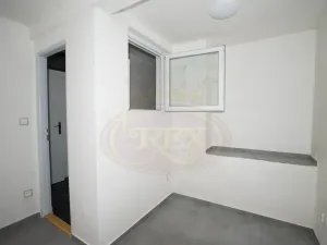 Pronájem bytu 1+1, Jaroměř, Školní