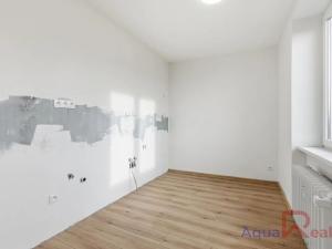 Prodej bytu 2+1, Karlovy Vary, Šmeralova, 51 m2