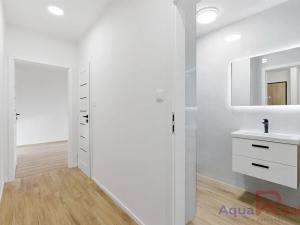 Prodej bytu 2+1, Karlovy Vary, Šmeralova, 51 m2
