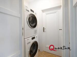 Prodej rodinného domu, Praha - Horní Počernice, Na Myšině, 327 m2