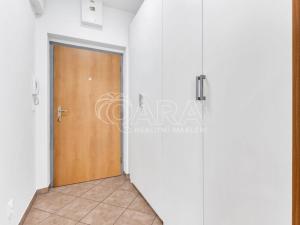 Pronájem bytu 1+kk, Praha - Kyje, Sicherova, 38 m2